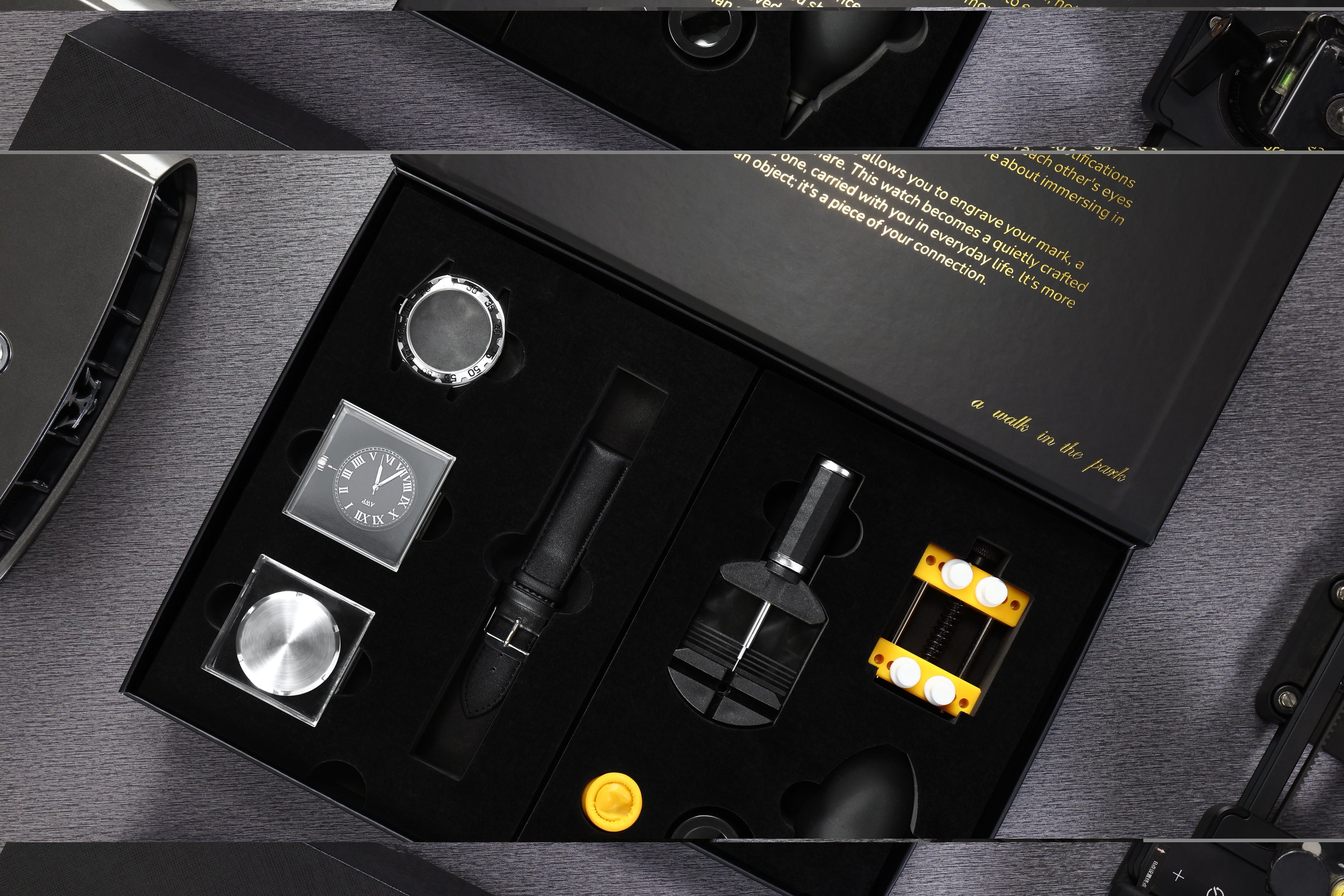 Momento | A Watch You Build Together