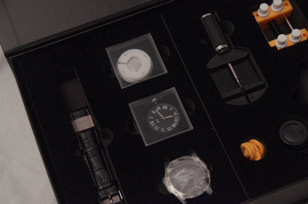 Momento | A Watch You Build Together